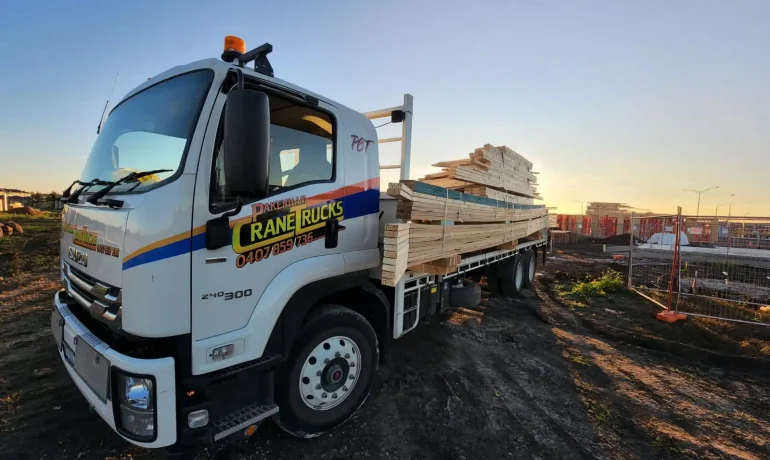 crane hire services melbourne on site completing it's job