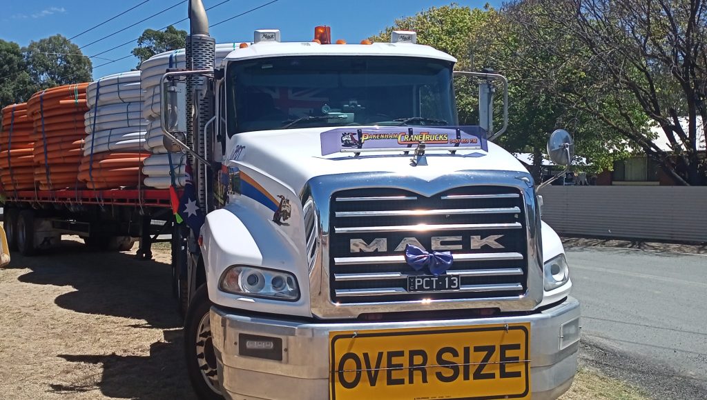 Heavy lifting crane trucks hire in melbourne